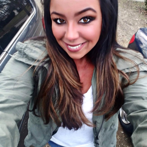 Meet your Posher - Picture 6 of 6